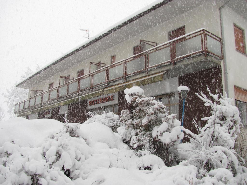 Albergo La Genzianella Miasino Bagian luar foto