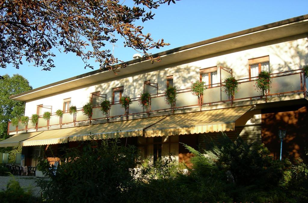 Albergo La Genzianella Miasino Bagian luar foto